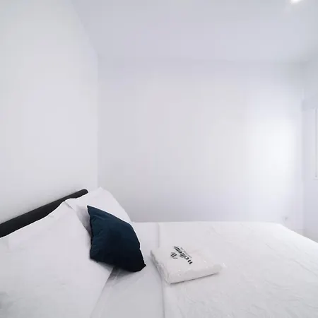 Wehostyou Apt Moderne Central Colom 2a * Roses