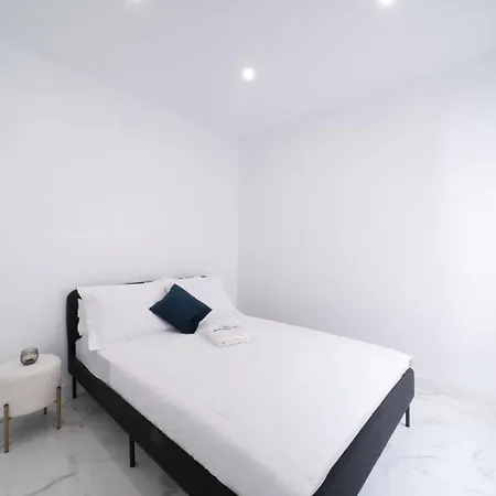 Wehostyou Apt Moderne Central Colom 2a