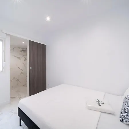 Wehostyou Apt Moderne Central Colom 2a Apartment